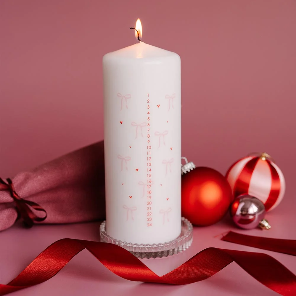 Adventskaars met hartjes en strikjes